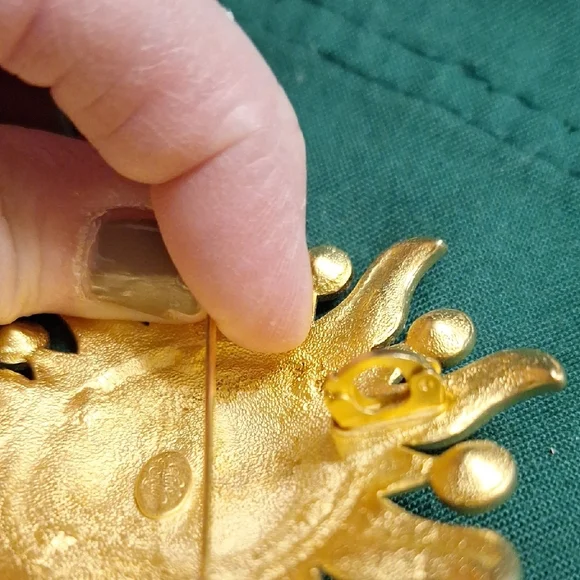 Kirks Folly Gold Sunburst Brooch with Clear Accents - Picture 3 of 3